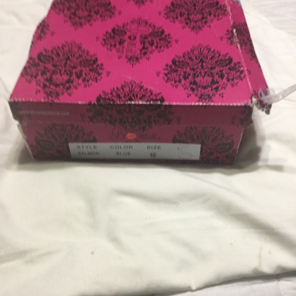 Shoes - Picture 5 of 6